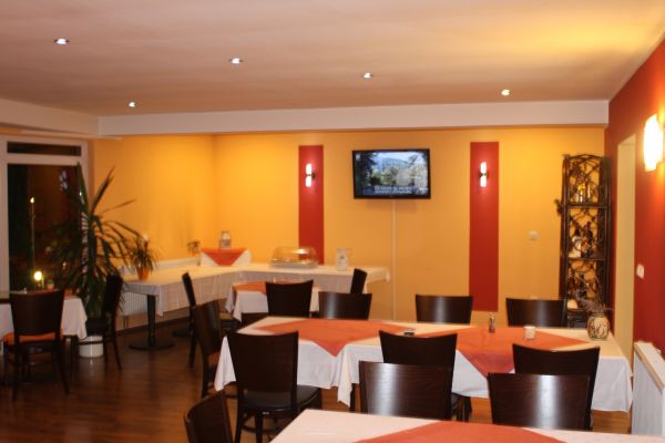 Hotel Pensiune Safrane (Baie Herculane)